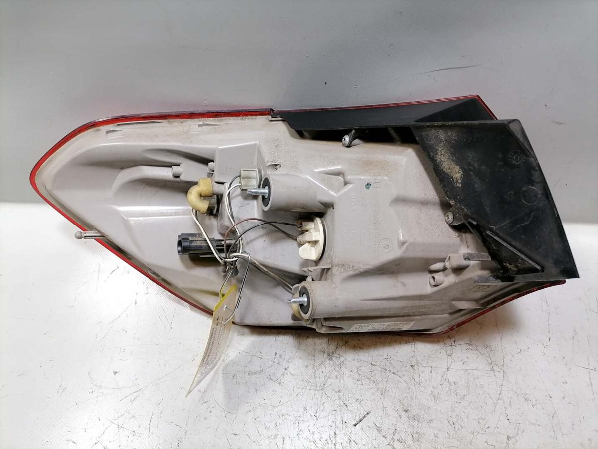 Opel Astra J original R&uuml;cklicht R&uuml;ckleuchte Schlussleuchte rechts au&szlig;en Kombi Bj.2013